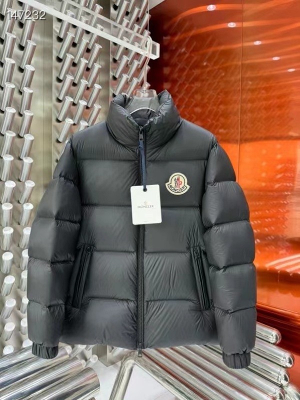Moncler sz1-5 26yr77