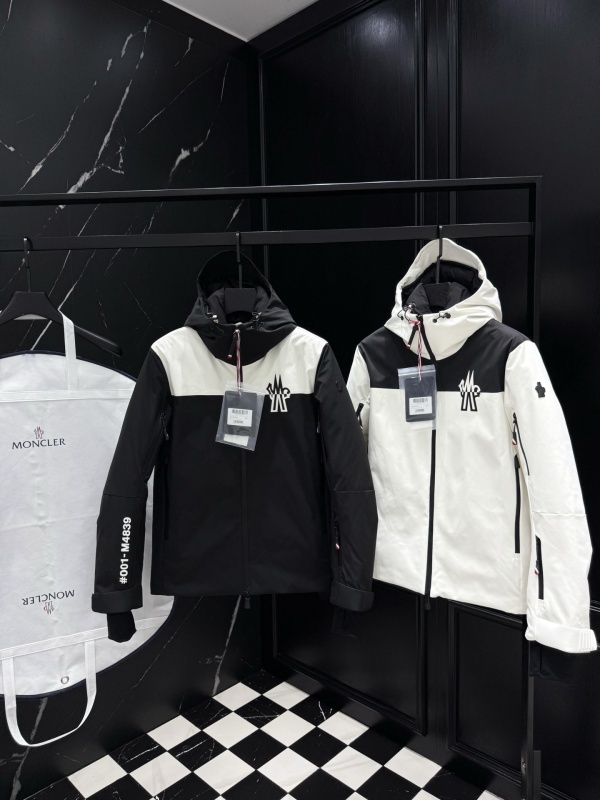 Moncler sz1-4 26yr235