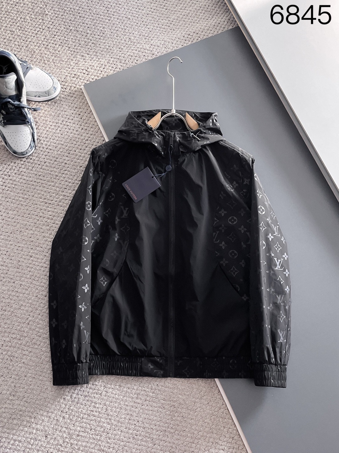 LV Jacket  25c