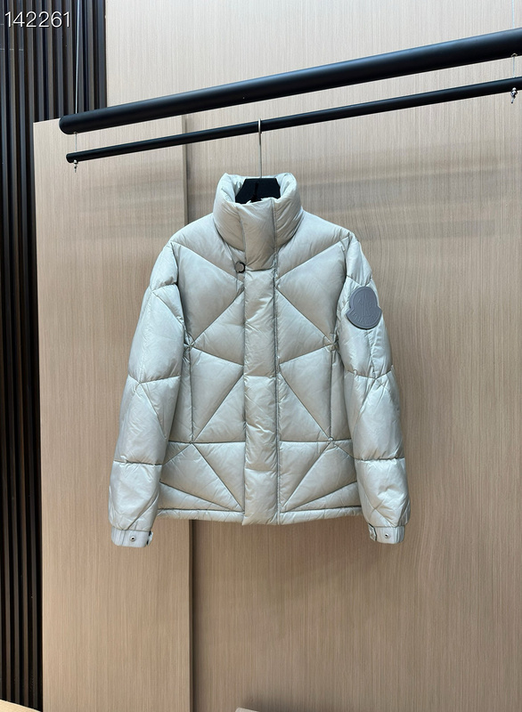 Moncler sz1-5 26yr209