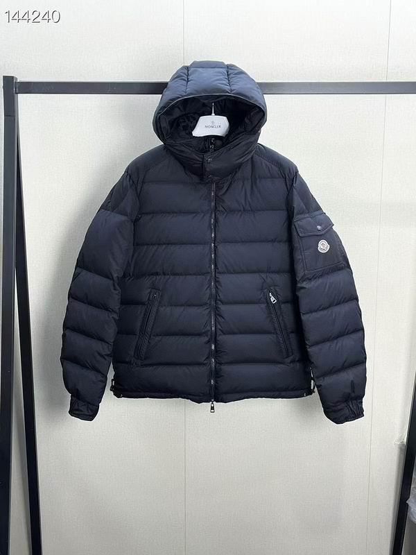 Moncler sz1-5 26yr324